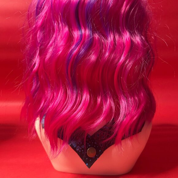 Upcycled Cactus Leather Collar – Hand-Painted, Unique Statement Accessory - Picture 5 of 14